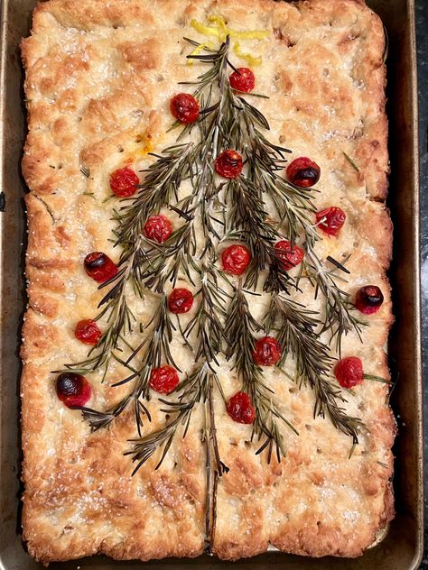 Christmas Tree Foccacia Bread Art, Foccacia Christmas Tree, Christmas Focaccia Bread Art, Foccacia Bread Christmas, Foccacia Bread Christmas Art, Foccacia Christmas, Christmas Tree Focaccia, Focaccia Bread Art Christmas, Focaccia Bread Topping Ideas