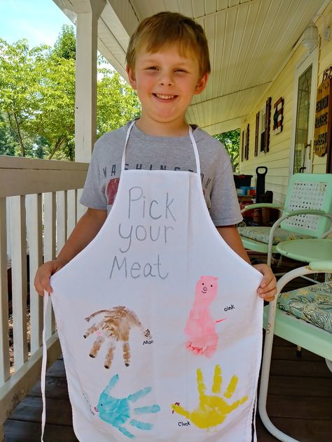 Father's Day apron.  We used the short adult aprons and fabric paint. Grill Apron, Daycare Crafts, Kids Hands, Fathers Day Crafts, Fabric Paint, Nanny, Mother And Father, Childcare, Apron