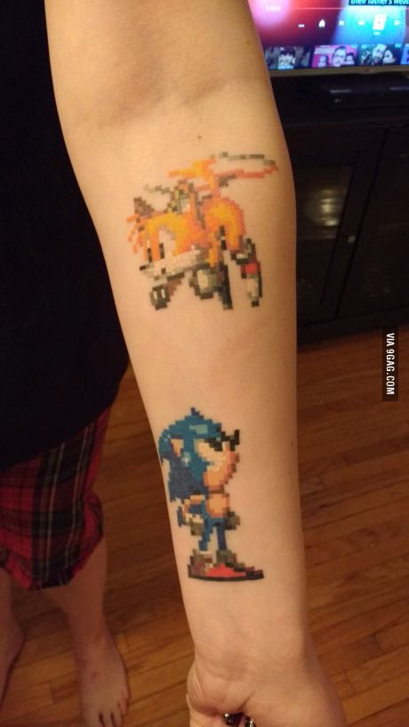 Sonic & Tails 16-Bit tattoo! Pixel Art Tattoo, Hedgehog Tattoo, Pixel Tattoo, Video Game Tattoos, Tattoo Toronto, Nerdy Tattoos, Gamer Tattoos, Video Game Tattoo, Tattoo Filler