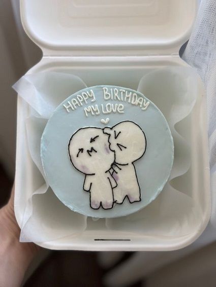 Funny Cake For Husband, Cute Cakes For Boyfriend, Couple Birthday Cake, Cakes For Boyfriend, Cute Bento Cake, Cake Designs Funny, Boyfriend Cake, Birthday Cake Funny, 34 Birthday