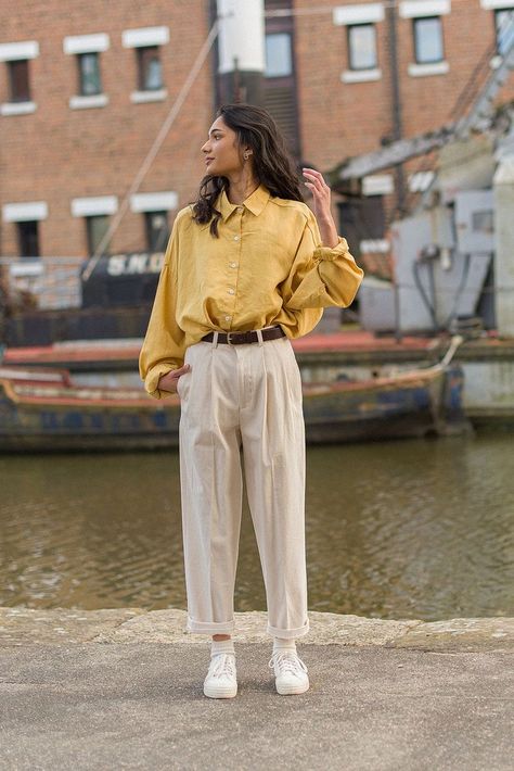 Yellow Polo Shirt Outfit Woman, Yellow Top Outfit, Yellow Shirt Outfit, Sleeve Shirt Outfit, Mustard Yellow Outfit, Mustard Outfits, Linen Shirt Outfit, Oversized Shirt Outfit, Mustard Shirt