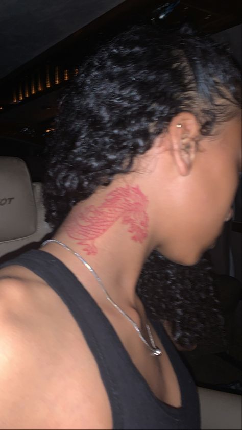 RED DRAGON TATTOO ON BLACK GIRL Red Dragon Neck Tattoo For Women, Red Tattoos For Women Dark Skin, Red Tattoo On Black Women Dark Skin, Red Tattoo Black Skin, Red Tattoo On Brown Skin, Red Tattoos For Women Brown Skin, Red Tattoo On Dark Skin, Red Tattoo On Black Women, Dragon Neck Tattoo