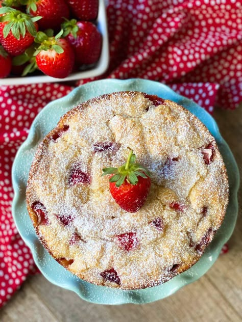 Strawberry Ricotta, Beach Dessert, Ricotta Cake Recipes, French Baking, Ricotta Cake, Strawberry Season, Turbinado Sugar, Berries Recipes, Homemade Cake Recipes