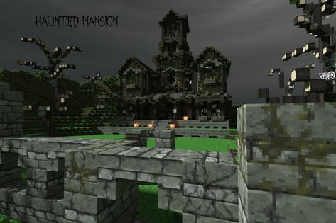 Haunted Minecraft Builds, Minecraft Haunted House Ideas, Halloween Town Minecraft, Emo Minecraft Builds, Minecraft Vampire House, Halloween Minecraft Houses, Minecraft Haunted Mansion, Haunted House Minecraft, Minecraft Haunted House