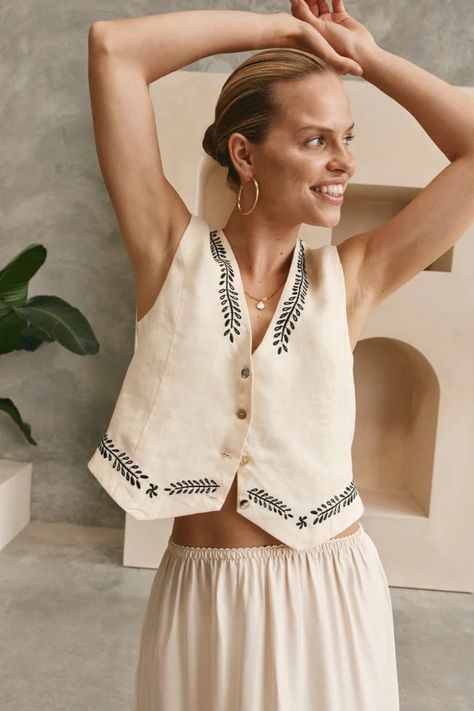 Sonoma Linen Vest Natural Linen Summer Outfits, Business Casual Outfits Winter, Cotton Short Tops, Motif Embroidery, Linen Vest, Trendy Fashion Tops, Leaf Motif, Causual Outfits, Illustrator Tutorials