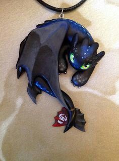 Toothless necklace Kartu Pokemon, Clay Dragon, Dragon Trainer, Night Fury, Dragon Jewelry, Train Your Dragon, Blue Back, Black Dragon, Toothless