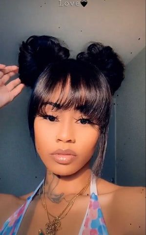 61 Best Bun With Bangs Hairstyles for Black Women – SurpriseHair Weave Ponytail Hairstyles, Fringe Hairstyles, Hair Ponytail Styles, Hair Laid, Ponytail Styles, Blonde Pixie, Long Hair Girl, Baddie Hairstyles, Aesthetic Hair