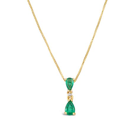 Cocktail Ring Designs, Emerald Pendant, Teardrop Pendant, Yellow Gold Pendants, Engraved Items, Fine Jewellery Necklace, Exquisite Jewelry, Cocktail Rings, Diamond Pendant