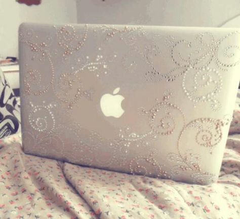 Apple laptop cute swirls diamonds Vasos Vintage, Do It Yourself Decoration, Computer Cover, Laptop Decoration, Apple Laptop, Mac Pro, Mac Laptop, Apple Logo, Laptop Covers