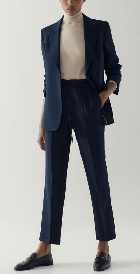 2024 Business Outfits for Women: Chic, Professional & Trendy Styles Suits For Women Business Professional, Navy Blue Blazer Formal Outfit Women, Navy Blue Women Suit Outfit, Navy Suit Women Business, Box Pants Outfit Women, Navy Blue Pantsuit Women, Navy Blue Suit Outfits Women, Navy Pantsuit Women, Women Navy Suit