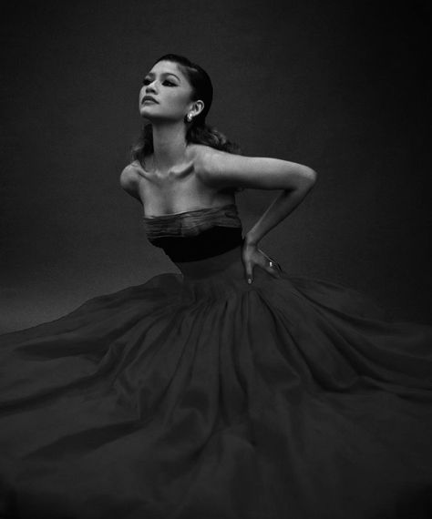 Zendaya Black And White, Zendaya Style, Zendaya Coleman, Black And White Aesthetic, Celebrity Art, Photo L, White Aesthetic, Role Models, Pretty Woman