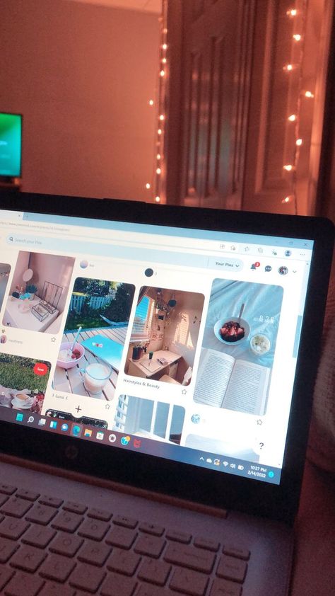 late night scroll on pinterest Late Night Laptop Aesthetic, Scrolling Through Pinterest Aesthetic, Scrolling On Pinterest Aesthetic, Scrolling On Pinterest, College Classes, Aesthetic Life, Pinterest Aesthetic, Summer Bucket Lists, Night Aesthetic