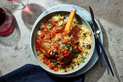 These Moroccan-Style Lamb Shanks cook slowly for hours in red wine and broth, and are perfect for a dinner party. Justine Schofield, Chicken Couscous, Lamb Shank, Roast Lamb, Lamb Dishes, Lamb Shanks, Lamb Roast, Kitchen Smells, Chickpea Curry