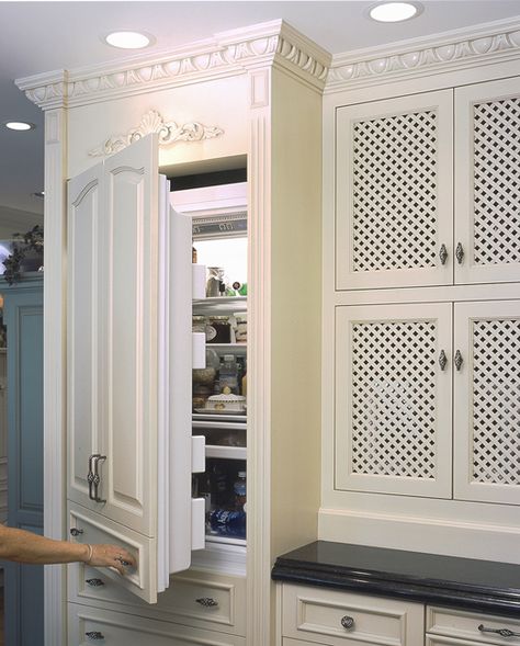 Glass Kitchen Cabinet, Glass Kitchen Cabinet Doors, Dining Room Pantry, French Elegance, Timeless Kitchen, Kitchen Paint Colors, Kitchen Island Design, Kitchen Cabinet Doors, Kitchen Cabinet Colors