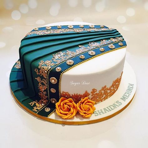 A large single tier chunni drape cake, popularly done by fellow cake artists in many variations, this one was matched to the bridal attire in forest green and mustard colours ✨ #mehndicake #saridrape #chunnidrape #duppattadrape #sugardustbyamina Mehndi Cake, Indian Cake, Unique Cakes Designs, Fondant Cake Designs, Creative Cake Decorating, Fall Cakes, Indian Wedding Cakes, Cake Decorating Designs, Unique Cakes