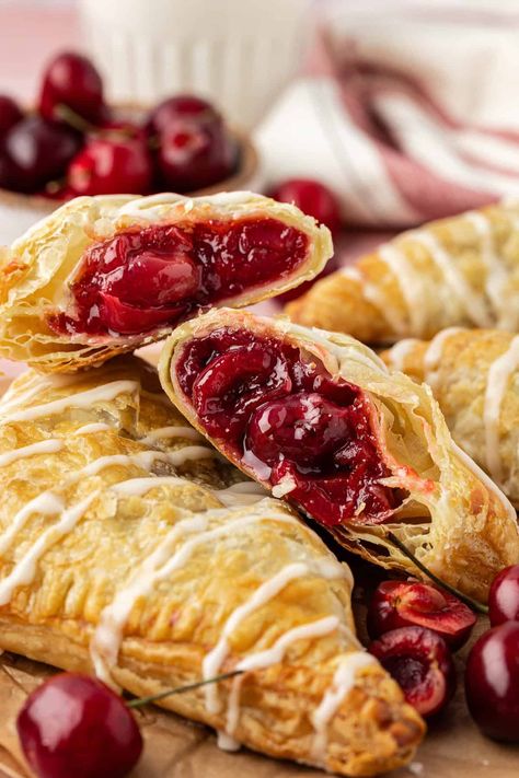 Cherry Turnovers Cherry Turnover, Egyptian Recipes, Cherry Turnovers, Easy Pastry Recipes, Sweet Cherry Pie, Puff Pastry Filling, Turnover Recipes, Canning Cherry Pie Filling, Puff Pastry Desserts