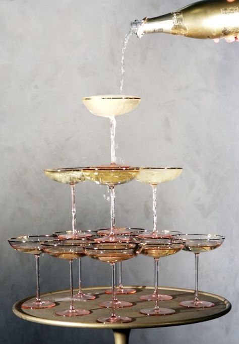 Champagne Tower, Modern Wedding Inspiration, Silvester Party, Champagne Glasses, Cocktail Hour, Gatsby, New Years Eve, Roxy, Wedding Modern