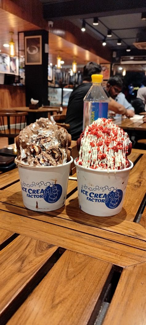 Ice Cream Factory, Food Captions, Yummy Ice Cream, Wallpaper Gallery, Cute Love Stories, Love Stories, Cute Love, Ice Cream, Cream