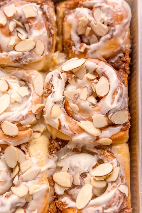 Dessert Recipes With Almonds, Cinnamon Rolls Gourmet, Easy 7 Up Cinnamon Rolls, Best Cinnamon Buns Recipe, Farmers Market Cinnamon Rolls, Pineapple Cinnamon Rolls, Cinnamon Roll Danish, Creative Cinnamon Rolls, Cinninom Rolls