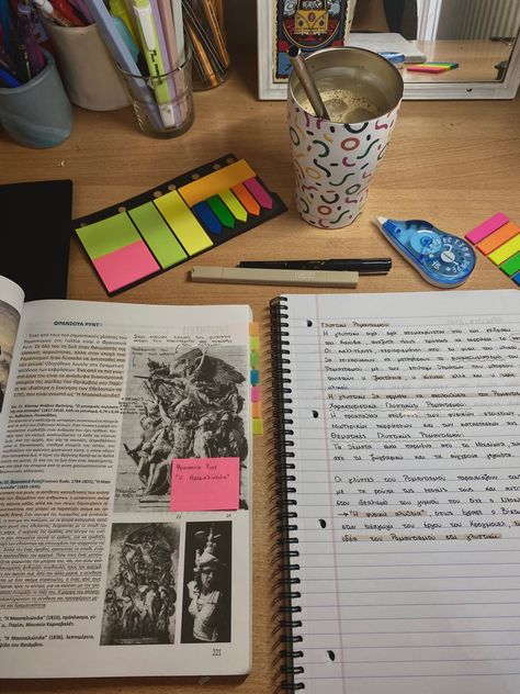 #study #history #studying #aesthetic #schoolwork #aestheticphoto #aestheticstudy #aesthetic #historystudent #1 #books #reading #moodboard #goalsetting #academicart #art #schoolprojects Dark Academia History Student Aesthetic, Reading In Class Aesthetic, Art Studies Aesthetic, History Phd Aesthetic, Art History Degree, History Students Aesthetic, Ap European History Aesthetic, Art History Notes Aesthetic, Learning History Aesthetic