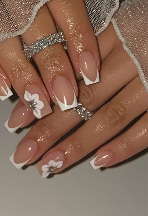 French Tip Acrylic Nails With Design Short, Short Nails For Quinceanera, Nails For Your Birthday Short, Short Acrylic Nails School, Nails Inspo For Birthday, 12 Birthday Nails, Acrylic Nail Designs With Rhinestones Diamonds French Tips, Birthday Inspo Nails, Graduation Short Nails Ideas