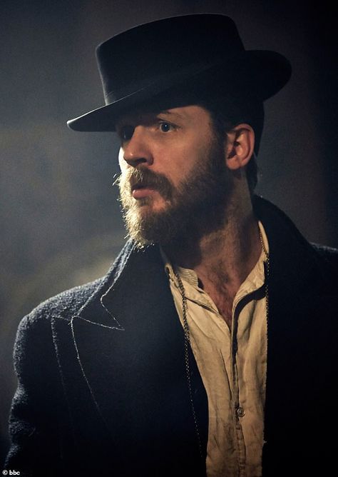 Peaky Blinders director reveals UNEXPECTED inspiration behind Tom Hardy's character Alfie Solomons | Daily Mail Online Pickey Blinders, Costume Peaky Blinders, Peaky Blinders Costume, Tom Hardy Movies, Alfie Solomons, Tom Hardy Hot, Peaky Blinders Series, Peaky Blinders Characters, Peaky Blinders Wallpaper