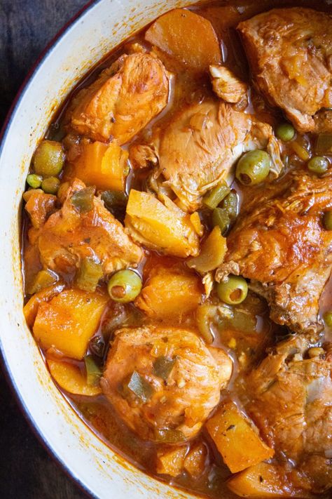 chicken fricassee, fricase de pollo, cuban chicken fricassee, cuban recipe, cuban food, coco and ash Chicken Fricasse Recipe, Cuban Recipe, Resep Oatmeal, Cuban Chicken, Chicken Fricassee, Cuban Dishes, Pollo Guisado, Boricua Recipes, Cuban Cuisine