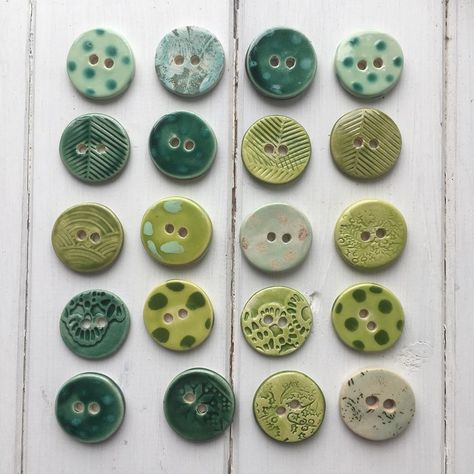 Clay Buttons Diy, Things To Make With Buttons, Ceramic Buttons Handmade, Pottery Buttons, Polymer Clay Buttons, Clay Buttons, Ceramic Buttons, Sewing Crochet, Ceramic Door Knobs