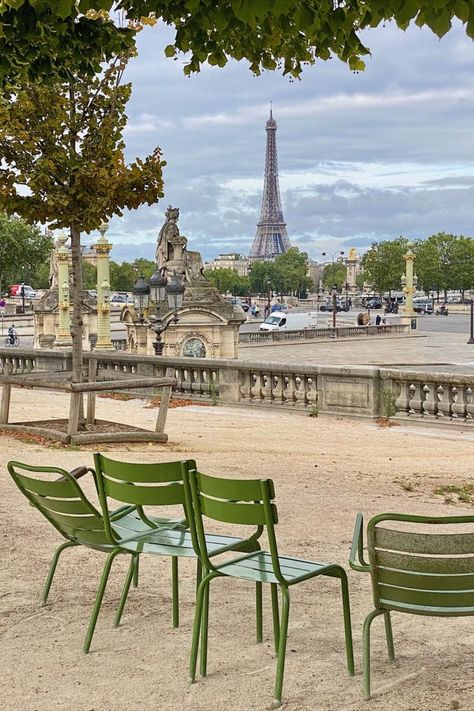 place de la concorde from the tuileries in Paris Paris Garden, Tuileries Garden, Jardin Des Tuileries, Paris Aesthetic, Travel Wishlist, Europe Summer, Paris Photos, Oui Oui, Paris Travel