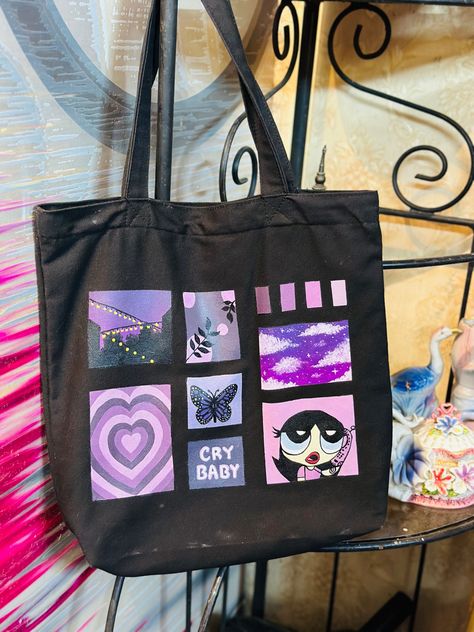 Tot Bag Painting Ideas Aesthetic, Painting On Bags Ideas Aesthetic, Painting On Tote Bags Aesthetic, Aesthetic Mood Board Painting, Tote Bag Inspo Aesthetic, Tote Bags Painting Ideas, Painted Tote Bag Aesthetic, Tot Bag Design, Custom Tote Bag Aesthetic