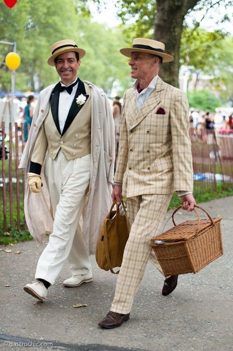 Old School Men's Suit Looks - . Vintage Men’s Style, Great Gatsby Party Outfit, Great Gatsby Outfits, 1920s Suits, Gatsby Party Outfit, Gatsby Outfit, Look Gatsby, Jazz Age Lawn Party, Roaring 20s Fashion