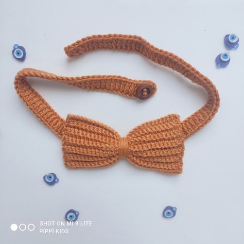 #crochetbowtie #bowtie #kidsaccessories #babybowtie Crochet Bowtie, Crochet Bow Tie, Bowtie Outfit, Crochet Bow Ties, Diy Diary, Baby Bowtie, Crochet Bows, Kawaii Crochet, Square Crochet