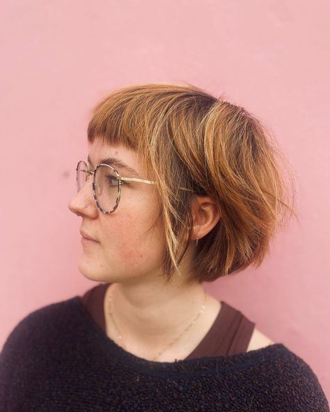 Arty Haircuts, Long Lesbian Hairstyles, Queer Long Haircut, Mid Length Queer Haircuts, Queer Bob Hairstyle, Curly Queer Hairstyles, Queer Women Hair, Medium Length Queer Haircut, Queer Shag Haircut