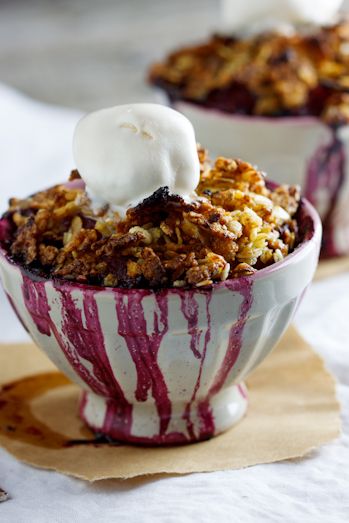 Pear & Blueberry crumble using Special K Oats & Honey. The perfect healthy dessert! #LowFat #Recipe #Dessert Healthy Crumble, Apple Crumble Recipe, Special K, Blueberry Crumble, Healthy Dessert Recipes, Perfect Desserts, Healthy Treats, Healthy Dessert, Sans Gluten