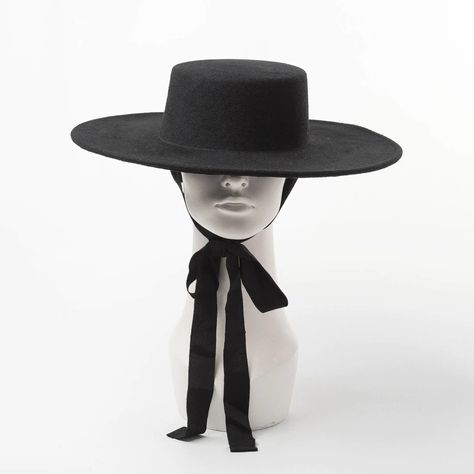 Woolen Top, Woolen Tops, Flat Top Hat, Bianca Jagger, Womens Fedora, Flat Hats, Boater Hat, Elegant Hats, Unique Hats