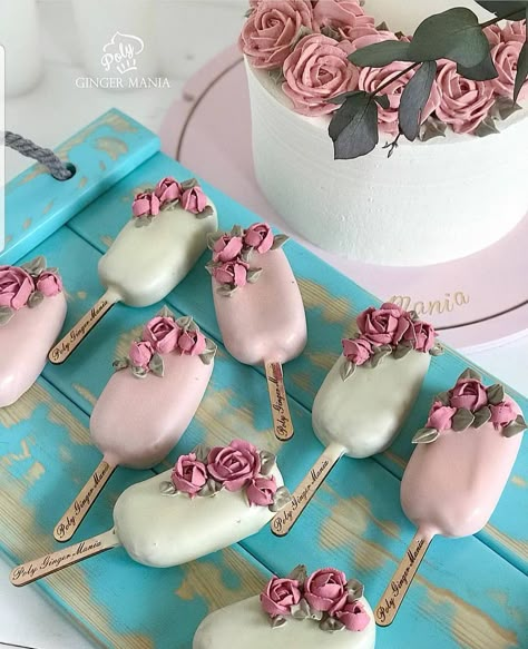 AmourDuCake on Instagram: “Yes or no? flowers cake with flowers popsicle🌼🌸💐 by @poly_ginger_mania This cake is so beautiful!!! I am very fan of these popsicles #cake…” Popsicle Cake, Popsicles Cake, Ice Cream Cake Pops, Cake Wallpaper, Cake With Flowers, Torte Cupcake, Flowers Cake, Raspberry Smoothie, Cake Flowers