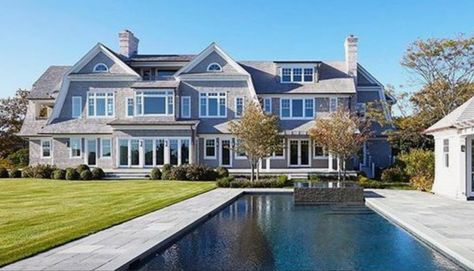 Hamptons Estate, Hamptons Houses, Southampton Ny, Hamptons Homes, Hampton Estates, Garage Addition, Amazing Houses, Sims Builds, Exterior Inspiration