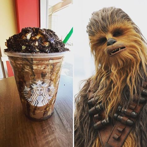 Star Wars Rise Of Skywalker, Starbucks Ideas, Mocha Cookie Crumble, Best Starbucks Drinks, Rainbow Drinks, Mocha Cookies, Disney Drinks, Secret Starbucks Drinks, Secret Menu Items