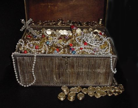 Real Treasure Chest | writer must always be searchin’, must always feel hungry, must ... Buried Treasure, Pirate Treasure, Spiritual Gifts, Treasure Chest, Flower Vases, Precious Stones, Decorative Boxes, Gold