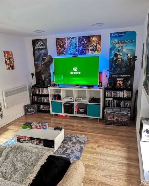 Boys Gaming Room Ideas, Small Gaming Room Ideas, Gamer Bedroom Ideas, Gaming Bedroom Ideas, Small Game Rooms, Retro Games Room, Nerd Room, Gamer Room Decor, Living Room Setup