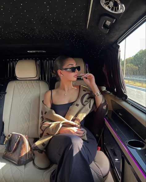 Rich Wife Lifestyle, Rich Women Lifestyle, Wealthy Women, Luxury Lifestyle Women, Rich Girl Lifestyle, Rich Lifestyle, Rich Women, Luxury Lifestyle Dreams, Luxe Life