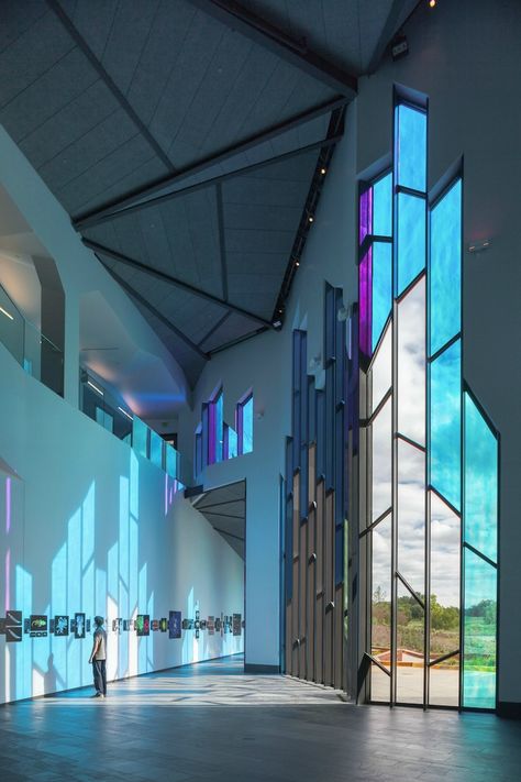 Museum at Prairiefire – VernerJohnson Glass Museum, Glass Installation, Museum Architecture, Facade Design, Design Museum, Dichroic Glass, Stained Glass Windows, Exhibition Design, Space Design