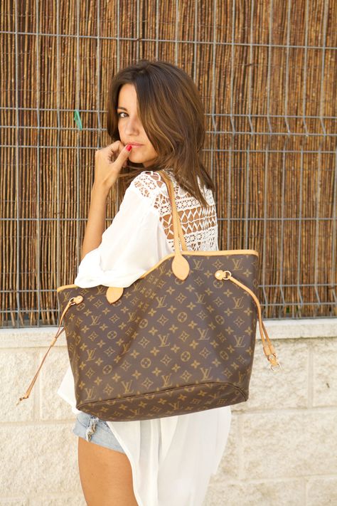 LV Neverfull New Louis Vuitton Handbags, Louis Vuitton Handbags Neverfull, Louis Vuitton Outfit, Pochette Louis Vuitton, Robes Vintage, Bag Insert, Fabric Purses, Lv Handbags, Vintage Louis Vuitton