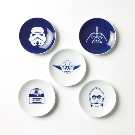 Star Wars Pottery Ideas, Star Wars Ceramics Ideas, Star Wars Pottery Painting, Ceramic Star Wars, Star Wars Ceramics, Star Wars Clay Ideas, Star Wars Clay, Star Wars Pottery, Star Wars Kitchen