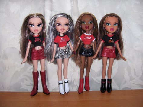 Bratz Doll Outfits Rock Angelz, Bratz Rock Angelz Outfits, Bratz Doll Halloween, Bratz Baddie, Bratz Doll Halloween Costume, Dc Superhero Girls Dolls, Bratz Rock Angelz, Bratz Outfit, Bratz Outfits