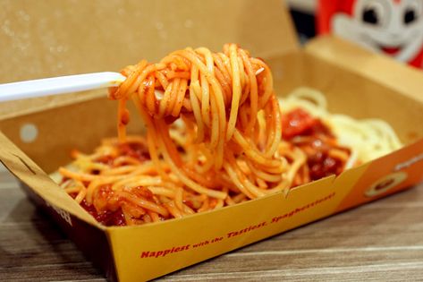 Jollibee Spaghetti Recipe, Jolly Spaghetti, Can Tomato Sauce, Pinoy Recipes, Filipino Cuisine, Filipino Foods, Spaghetti Recipe, Food Memes, Filipino Dishes