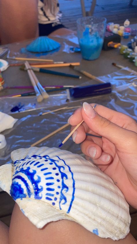 #sea #seashell #seashellpainting #painting #beach #beachdate #paintingdate #paintingseashells #blue Painting Summer, Výtvarné Reference, Friend Activities, Summer Fun List, Summer Goals, Summer Plans, Summer Bucket Lists, Summer Diy, Summer Bucket