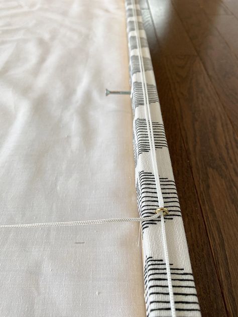 Step-By-Step Lined Roman Shades - One Room Challenge Week 3 - Willow Bloom Home No Sew Roman Shades, Outside Mount Roman Shades, Roman Blinds Diy, Diy Window Shades, Roman Shade Tutorial, Camper Curtains, Curtain Diy, Diy Roman Shades, Relaxed Roman Shade