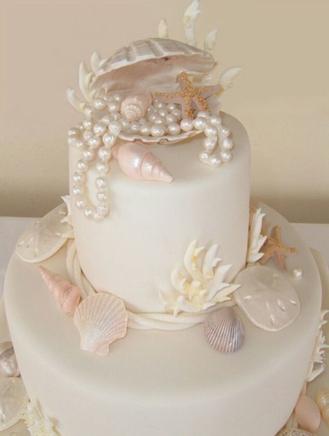 Seashell Cake Ideas, Aesthetic Mermaid Birthday Party, Ocean Cake Aesthetic, White Mermaid Cake, Mermaid Cake Aesthetic, Seashell Baby Shower Ideas, Ocean Smash Cake, Seashell Birthday Party Ideas, Pearl Baby Shower Ideas