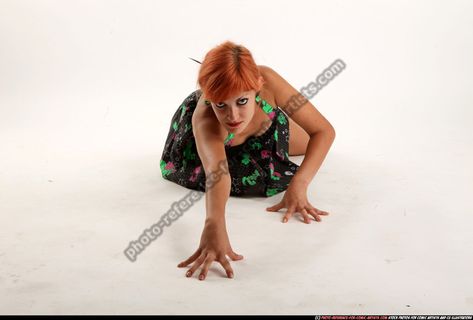 Woman Crawling Pose Reference, Crawling Pose Reference, Woman Crawling, Crawling Pose, Laying Poses, Poses Casual, Figure Drawing Practice, Photo Of Woman, B Photo